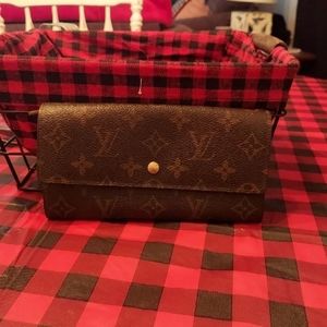 Louis Vuitton Sarah Wallet